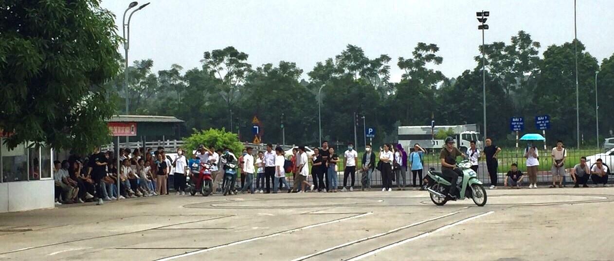 Liên tục khai giảng và tổ chức thi sát hạch ngay tại trung tâm các hạng A1, B1,B11,B2, C,D và nâng hạng C,D